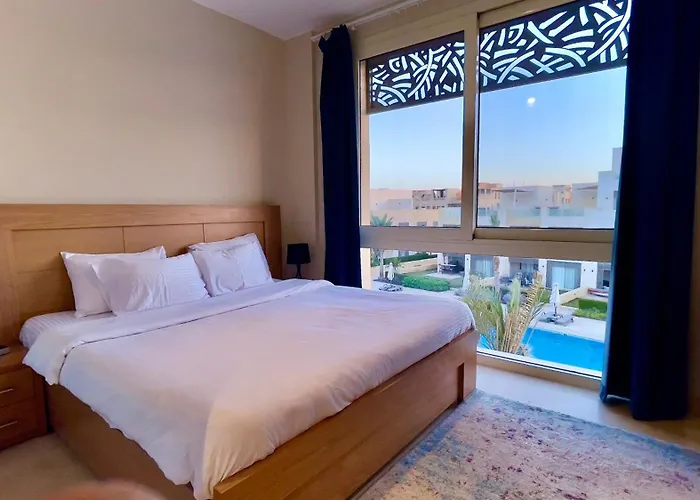 Walk To Beach, Seaview 2br, Pool Free Access, Mangroovy! Ollystays Apartment *