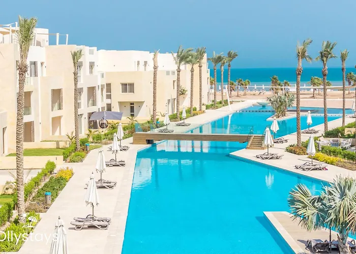 Walk To Beach, Seaview 2br, Pool Free Access, Mangroovy! Ollystays