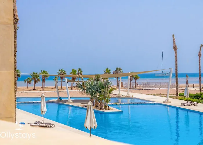 Apartment Walk To Beach, Seaview 2br, Pool Free Access, Mangroovy! Ollystays Hurghada