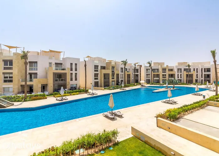 Walk To Beach, Seaview 2br, Pool Free Access, Mangroovy! Ollystays Apartment