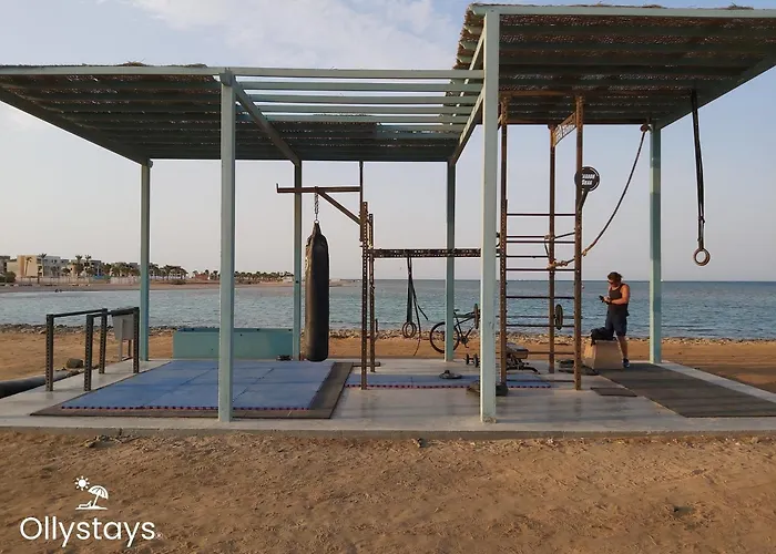 Walk To Beach, Seaview 2br, Pool Free Access, Mangroovy! Ollystays *
