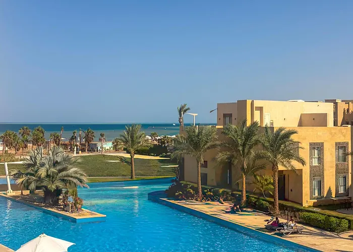 Apartment Walk To Beach, Seaview 2br, Pool Free Access, Mangroovy! Ollystays Hurghada